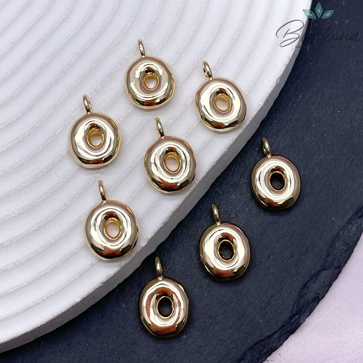 18 мм, Цвет золото, Буква объемная O