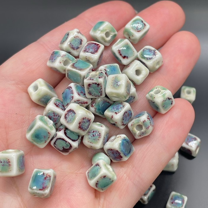 8 мм Бусина куб, керамика цвет голубой рисунок №1