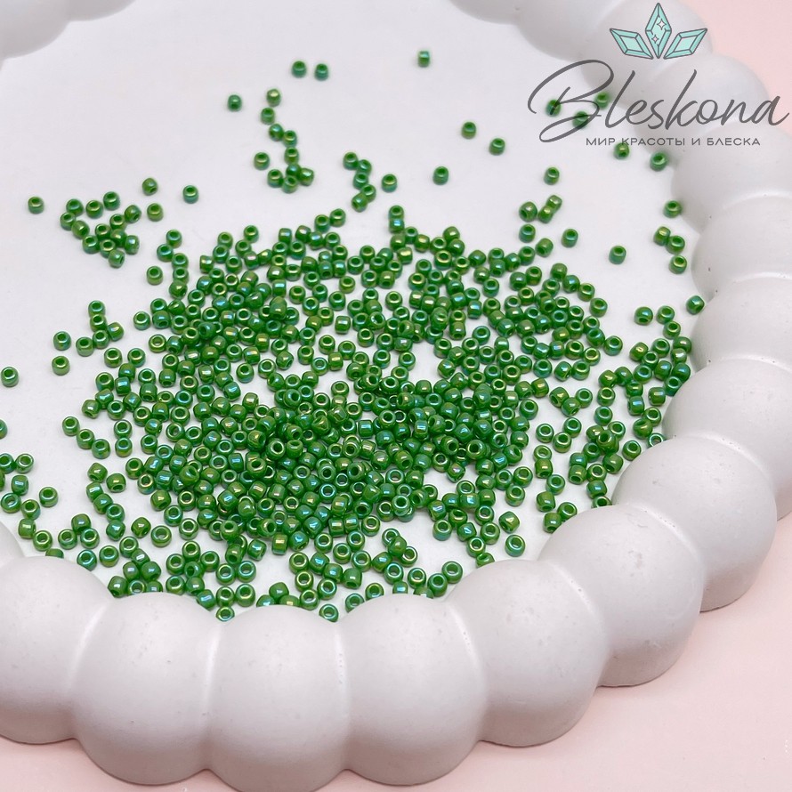 Бисер TOHO round 11/0 цвет №407 (оттенок светло-зеленого)