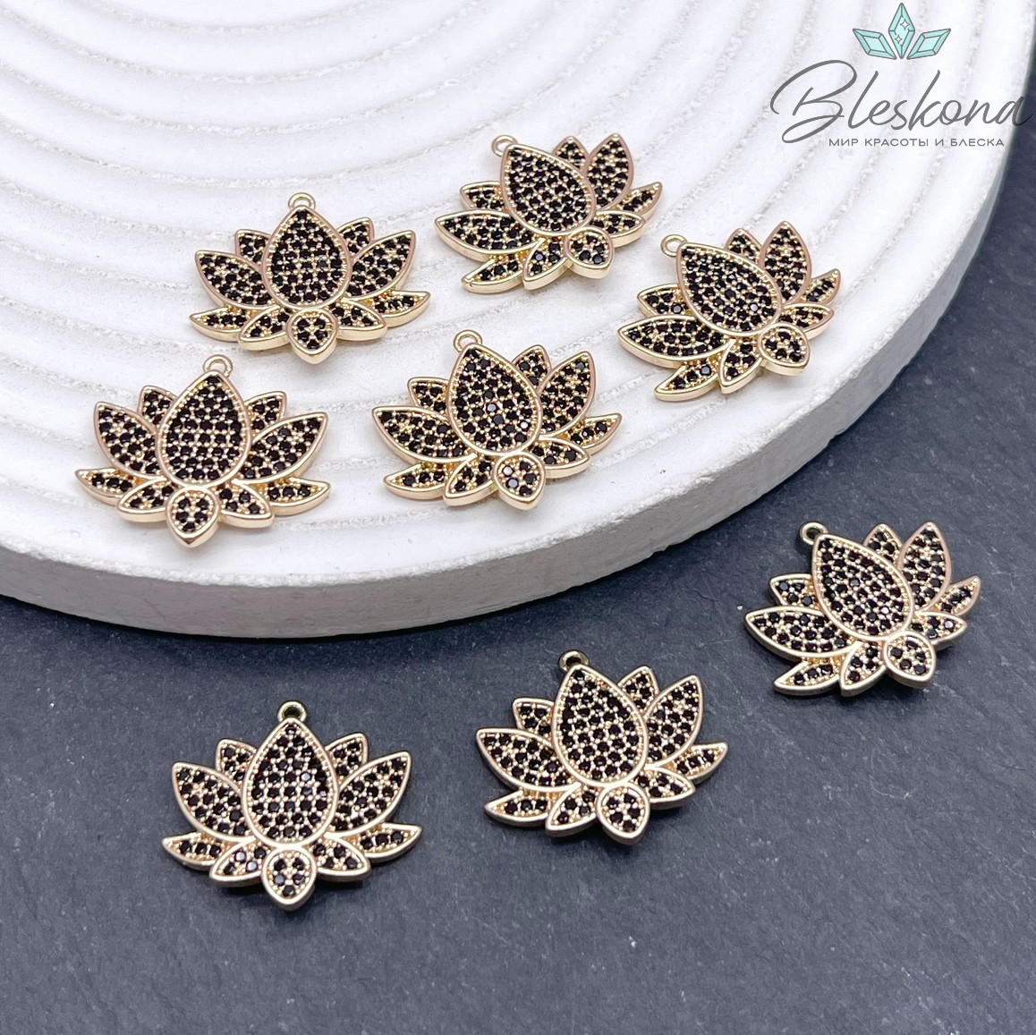 16,5*19,4 мм Цвет золото, Подвеска лотос черные цирконы