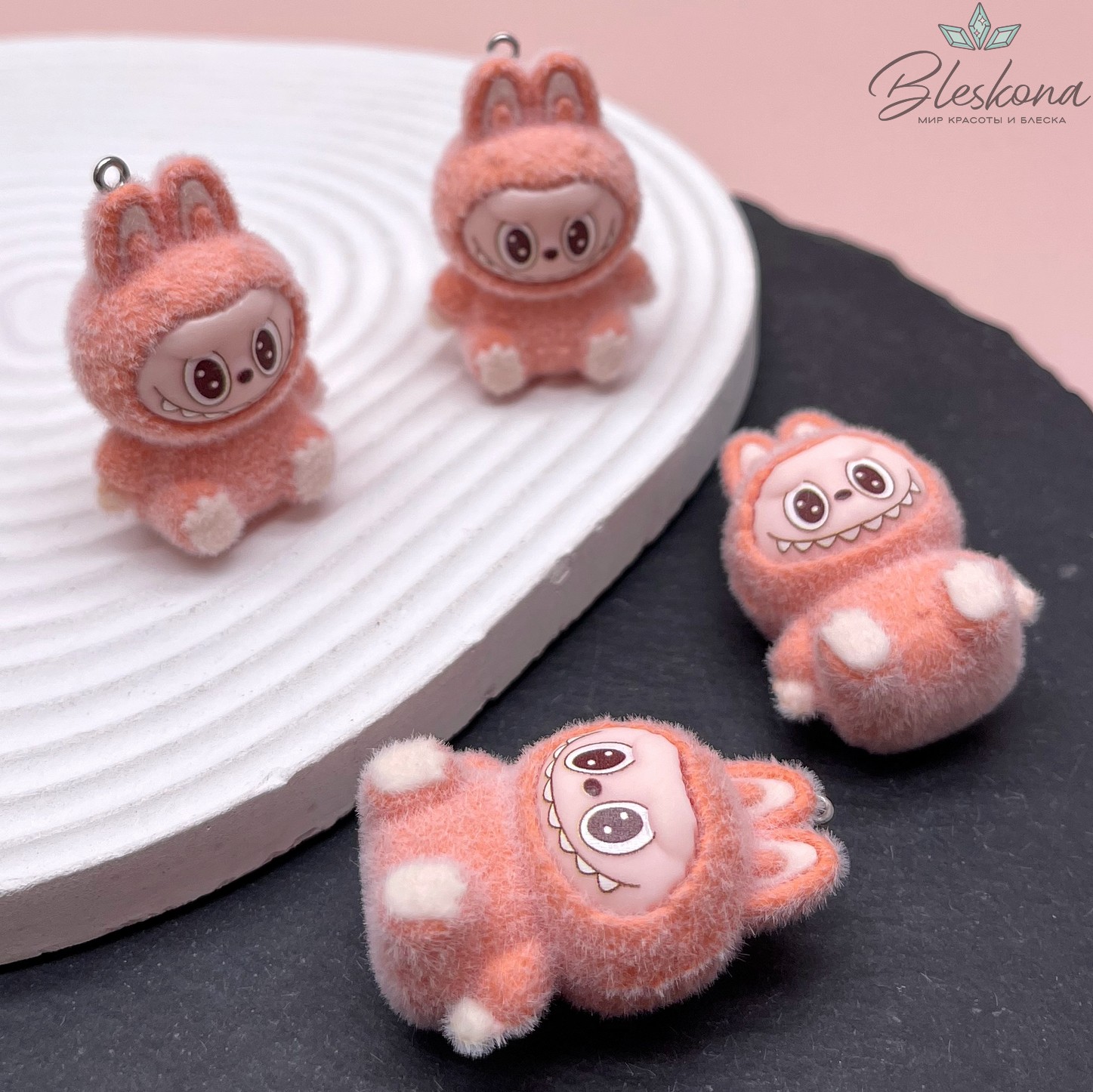 30*40 мм Цвет серебро, Подвеска игрушка-монстрик Лабубу персиковый 