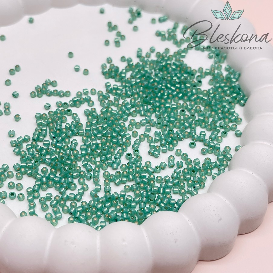 Бисер TOHO round 11/0 цвет №2119 (оттенок светло-зеленого)