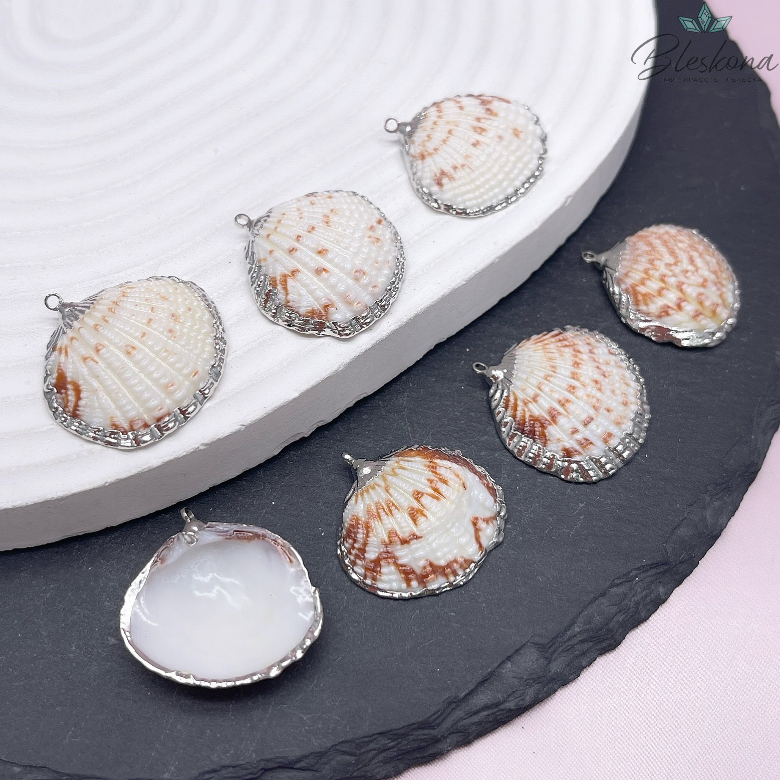 (23-24)*(24-26) мм, Цвет серебро, Подвеска Ракушка бело-коричневая