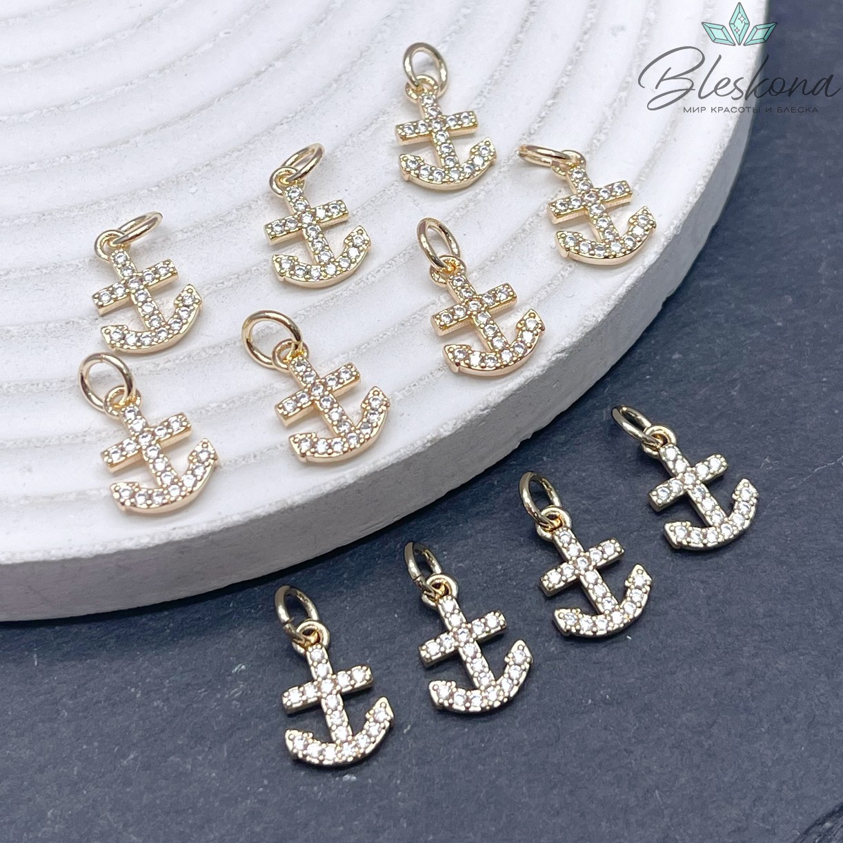 8*11,5 Цвет золото, Подвеска якорь цирконы 