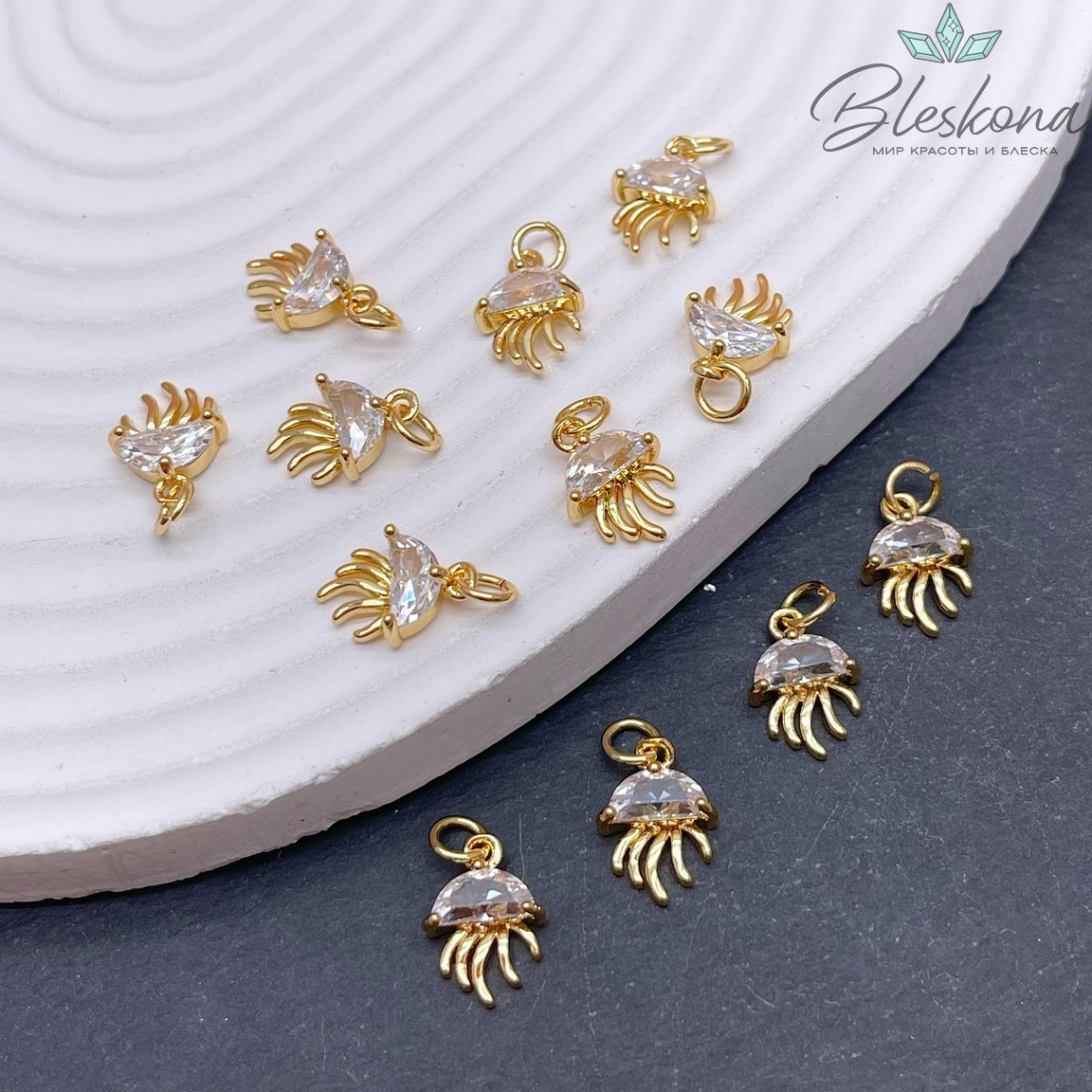 12*9 мм, цвет золото, Подвеска Медуза циркон