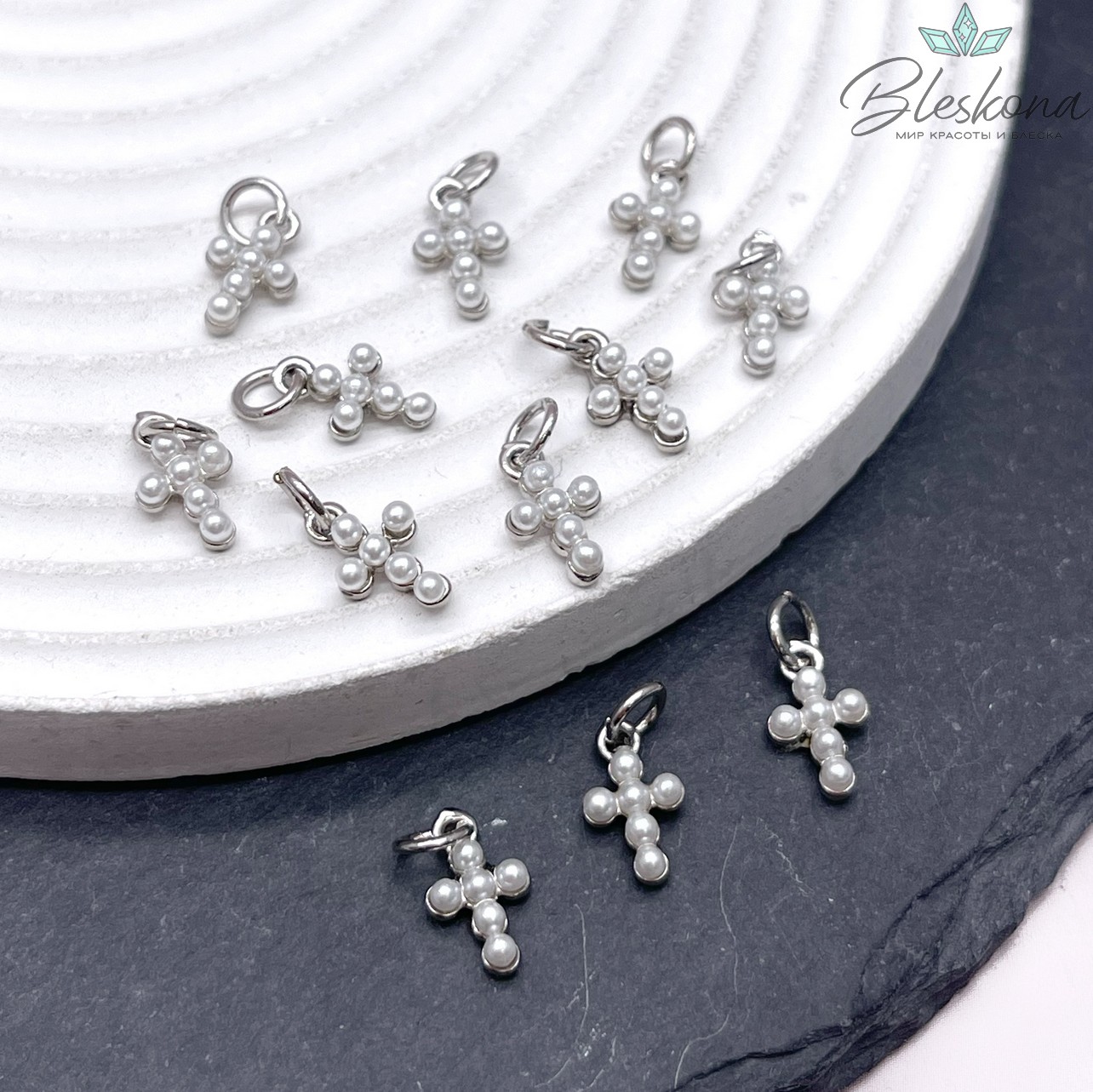 Подвеска Крест мини с имитацией жемчуга,цвет серебро 6,5*10,8мм 