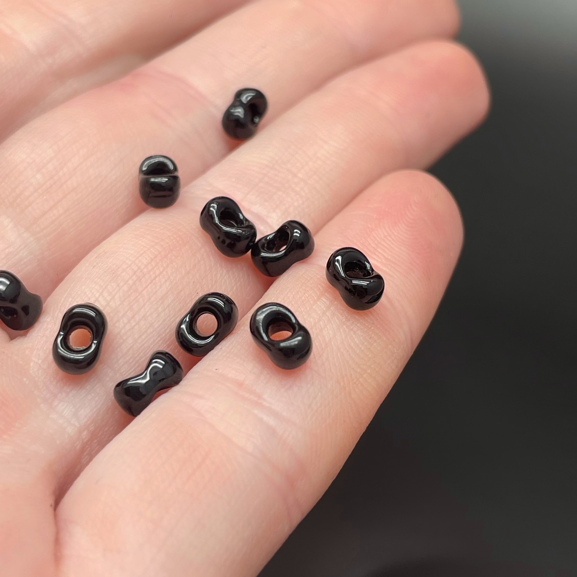 4*6 мм , Бусина - разделитель черная эмаль уп.10шт