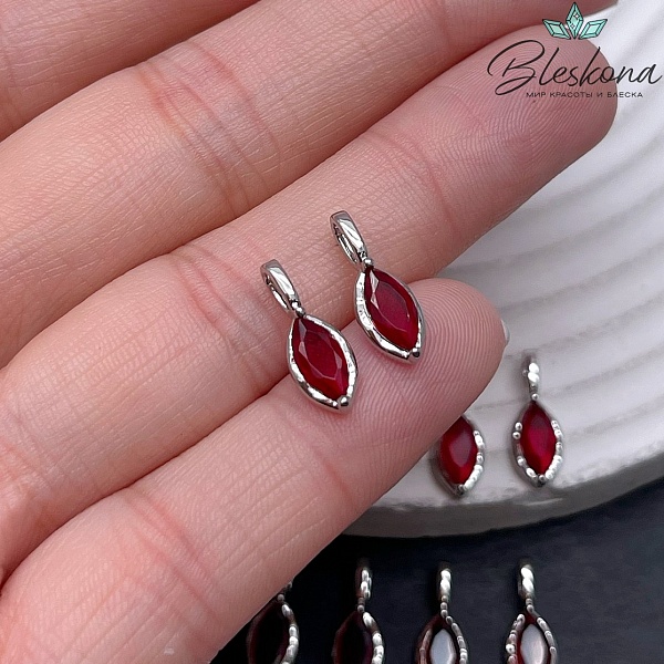 15*5,5 мм Цвет серебро, Подвеска капля с красным цирконом