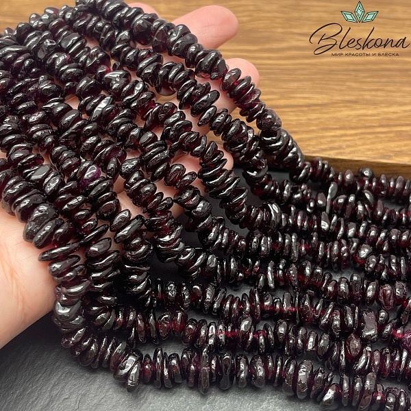 Крошка Гранат ширина бусин ~ 6-10 мм