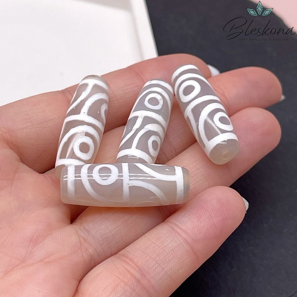 Бусина Дзи 4 глаза серо-белый бочонок 30*11 мм