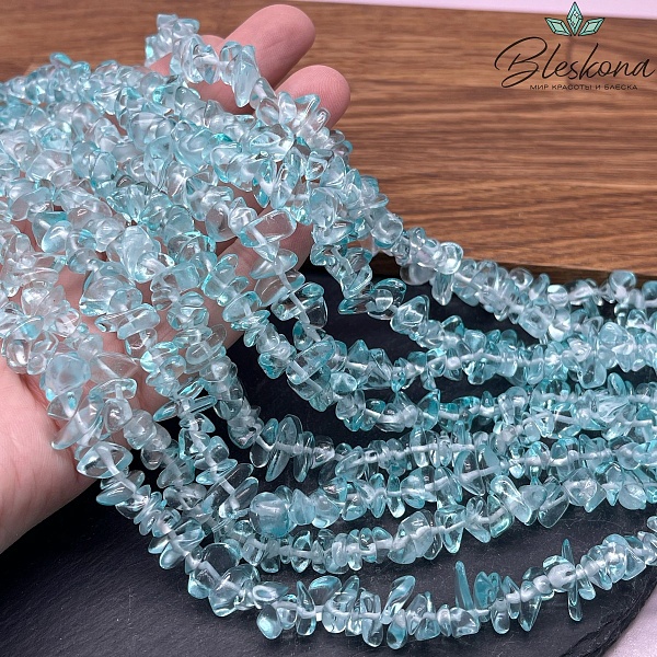 Крошка Кварц тонированный бирюзовый (имитация) ширина бусин ~ 7-9 мм