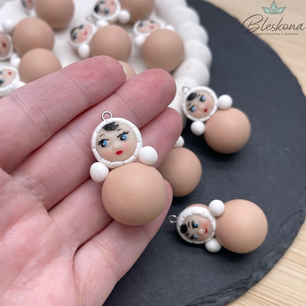 36*20,5 мм, Цвет серебро, Подвеска Неваляшка бежевая