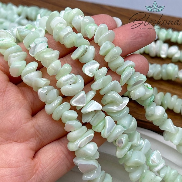 9-11 мм Перламутр светло- зеленый крошка