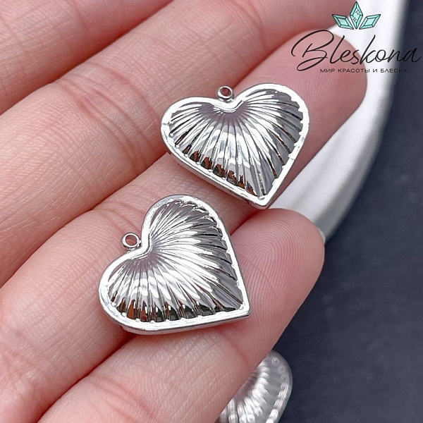 17,5*19мм Цвет серебро, Подвеска Сердце лучи 