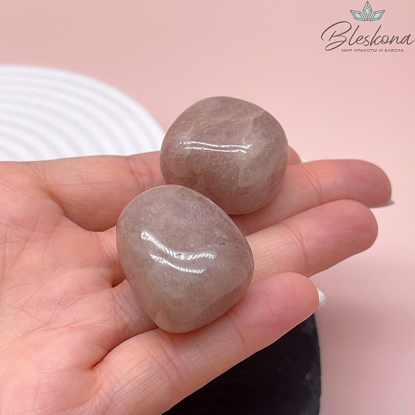 Кварц Клубничный галтовка 25-35 мм