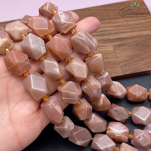 Солнечный камень фриформ огранка (15-20)*(13-15) мм