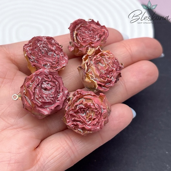 21-30 мм, Цвет золото, Подвеска роза в эпоксидной смоле №20