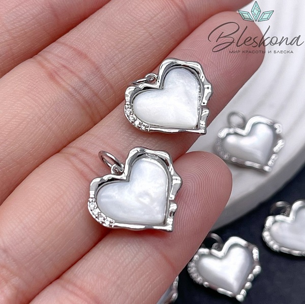 15*16,5 мм Цвет серебро, Подвеска Сердце белый перламутр, цирконы