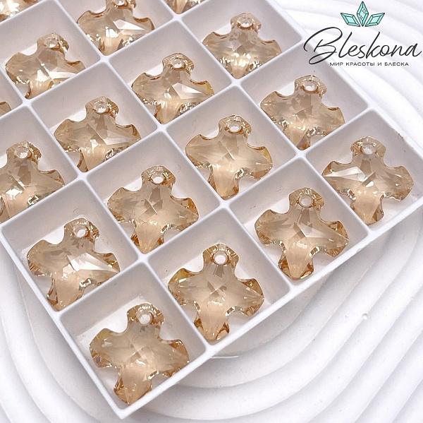 6867 Greek Cross 18 мм Crystal Golden Shadow