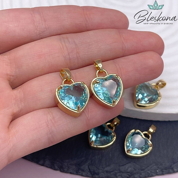 15*18мм Цвет золото, Подвеска сердце бледно-голубое стекло