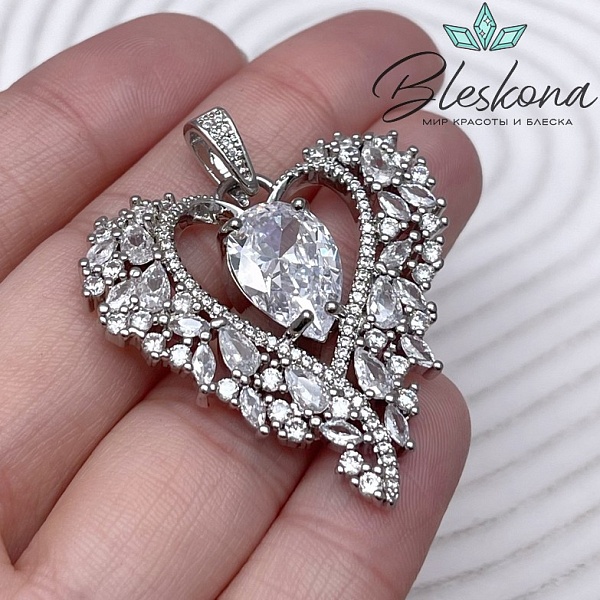 36*35,5 мм Цвет золото, Подвеска сердце с цирконами