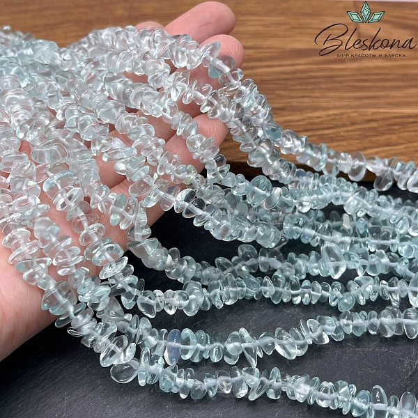 Крошка Кварц тонированный бледно-бирюзовый (имитация) ширина бусин ~ 7-9 мм