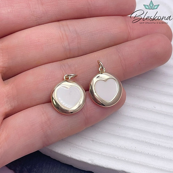 13мм Цвет золото, Подвеска круг сердце белая эмаль