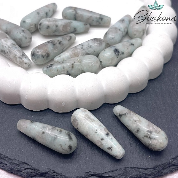 Яшма Киви голубая капля 30*10 мм (штучно)