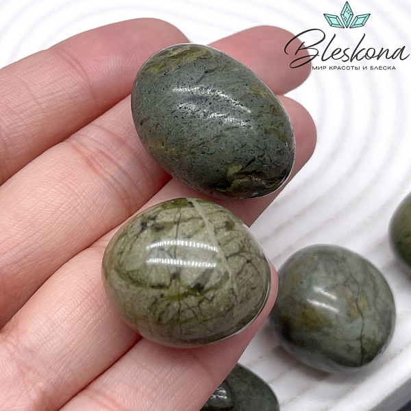 Змеевик галтовка 20-25 мм