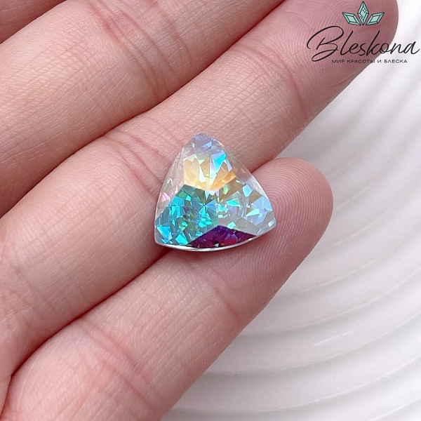4799 Kaleidoscope Triangle 14*14,3mm Crystal AB F