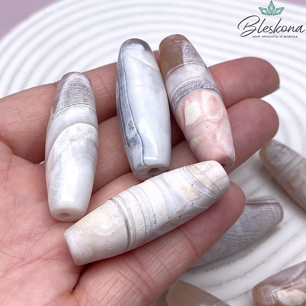 Дзи природные розовые из агата 40*13 мм