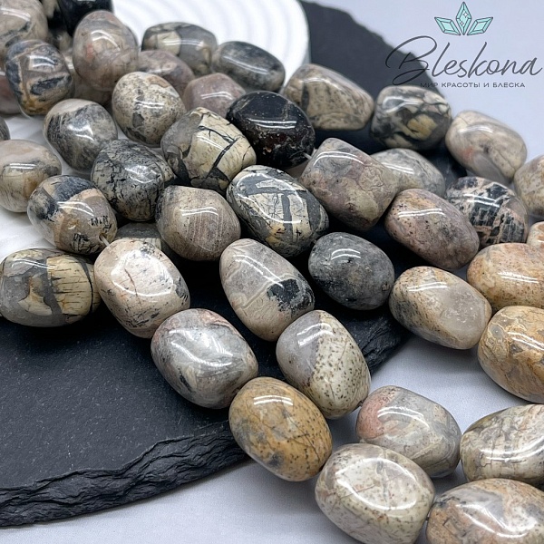 Яшма с включениями кварца галтовка (17-19)*(12-13) мм