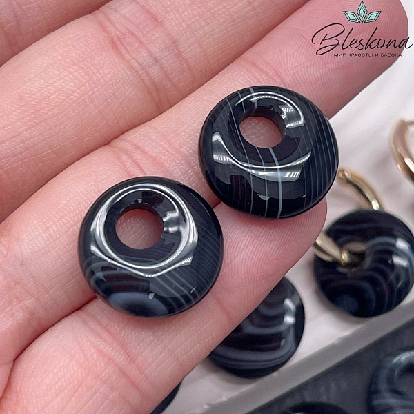 Бублик смещенный центр Агат Черный с прожилками 18 мм