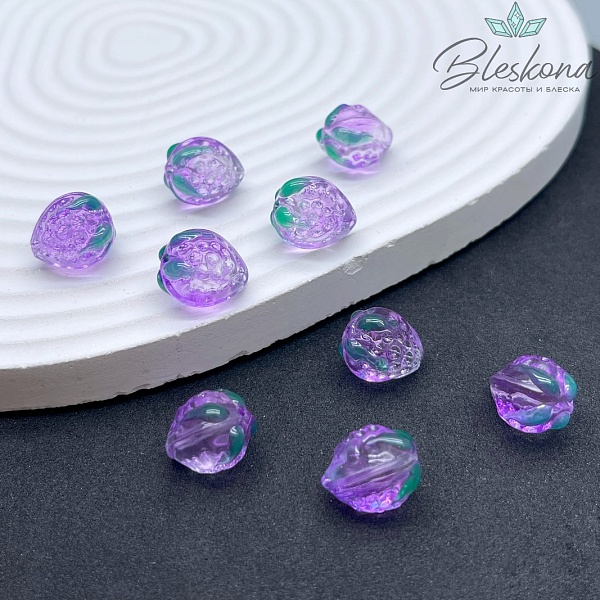13*11 мм Бусина клубничка прозрачно- сиреневая