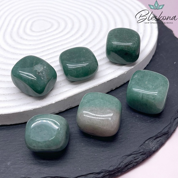 Авантюрин зеленый галтовка 21-35 мм