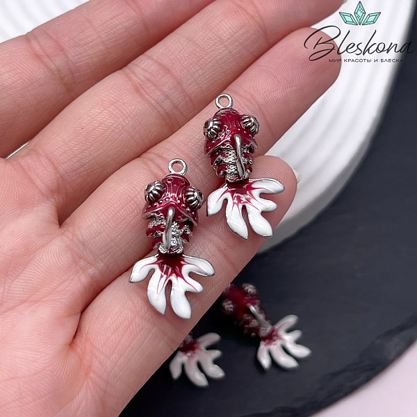 28*14 мм Цвет серебро, Подвеска рыбка бордовая эмаль, цирконы