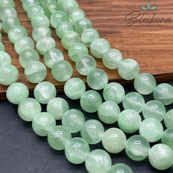 Оникс бледно- зеленый 12 мм 