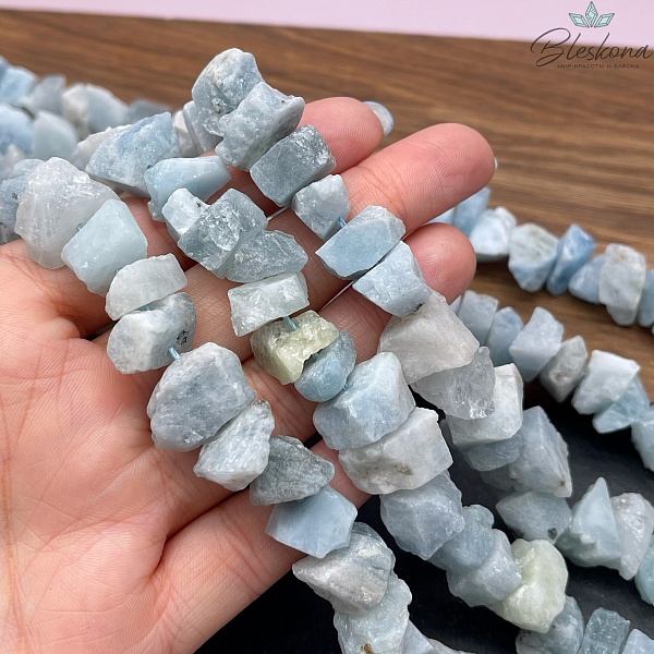 Аквамарин куски (5-10)*(10-15) мм 