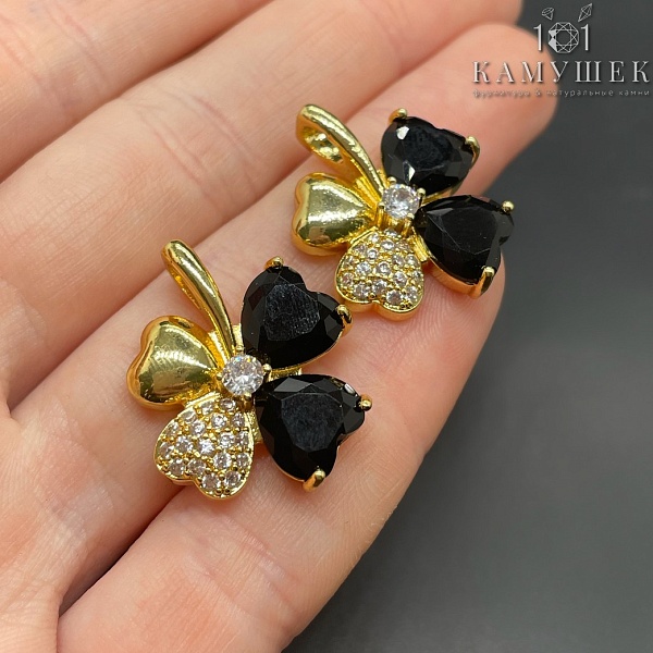18*25мм,цвет золото,Подвеска Клевер черные цирконы