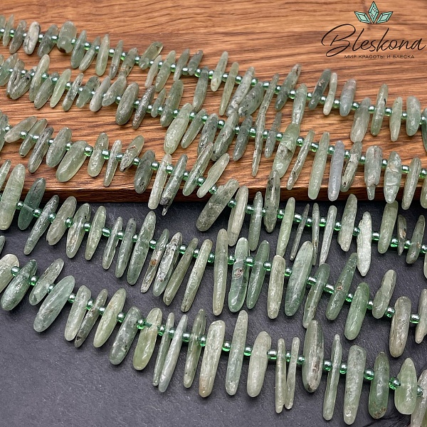 Кианит зеленый сколы на увеличение (2-4)*(13-27) мм