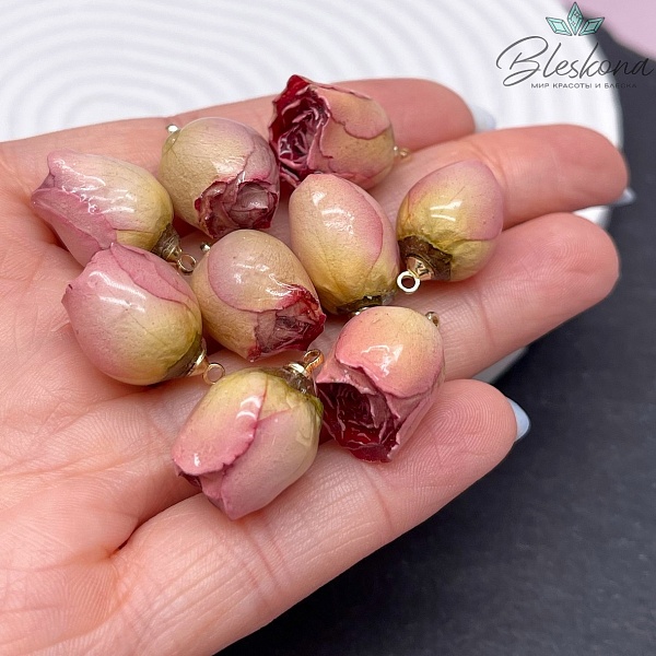 17-22 мм, Цвет золото, Подвеска роза в эпоксидной смоле №11