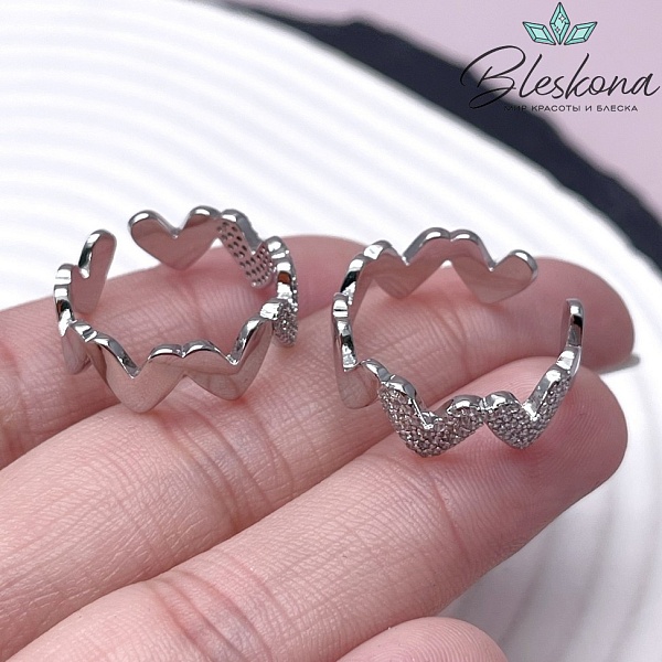 21,5 мм Цвет серебро, Кольцо безразмерное сердечки с цирконами 