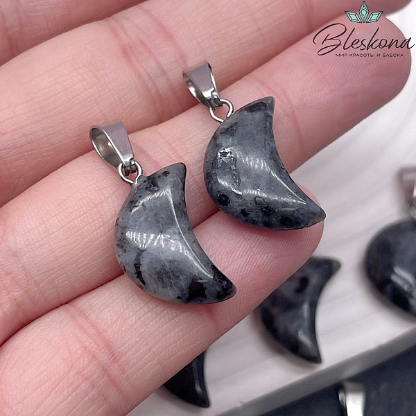 18*13 мм Цвет серебро, Подвеска полумесяц Ларвикит (Лабрадорит)