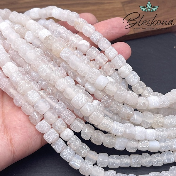 Агат Кракле белый куб фриформ  8 мм