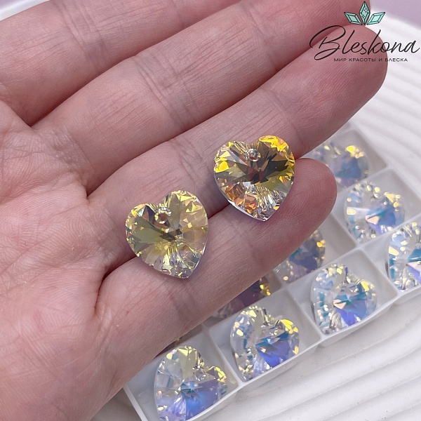 6228 Xilion Heart 14,4*14 мм Crystal Aurore Boreale (AB)