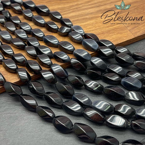 Агат черный с прожилками бочата крученый 15*7 мм 