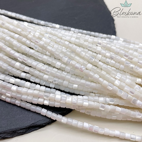 4*3,5 мм Перламутр белый бочата 