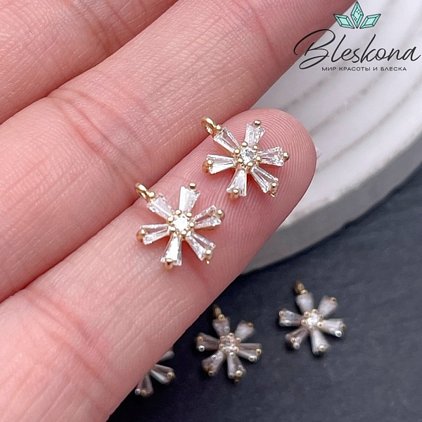 11*8 мм Цвет золото, Подвеска цветок цирконы 