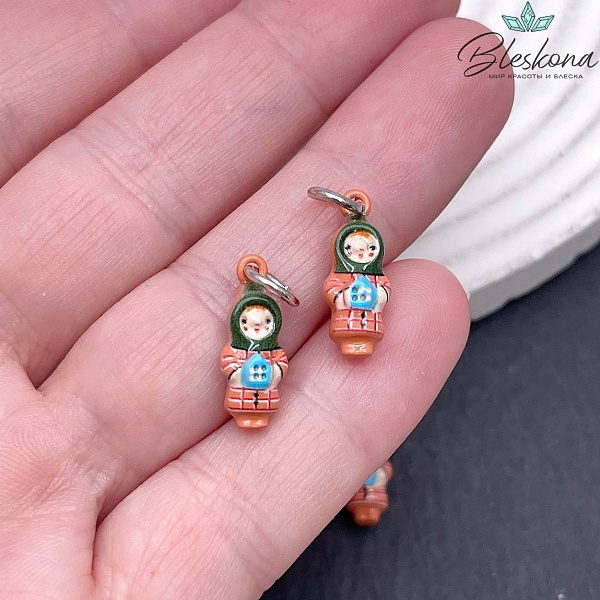 17*7 мм Цвет серебро, Подвеска Девочка в оранжевой шубке эмаль
