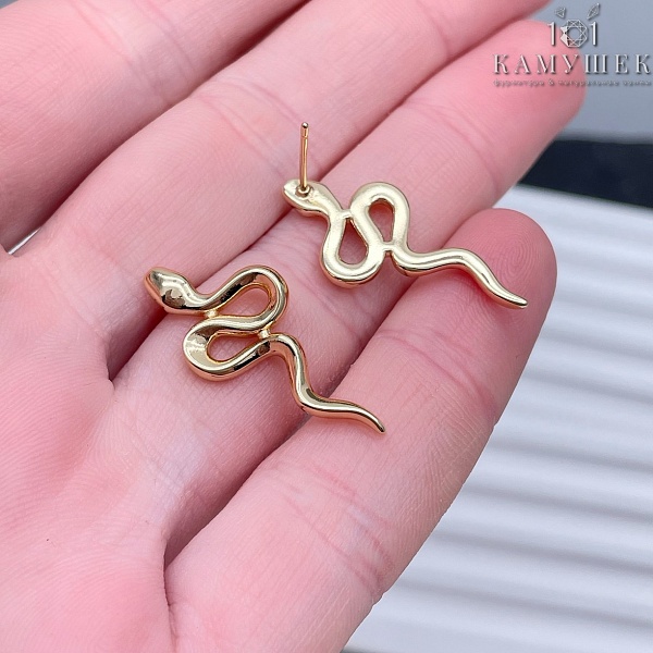 Пусеты змея гладкая, цвет золото  27,4*12,2 мм